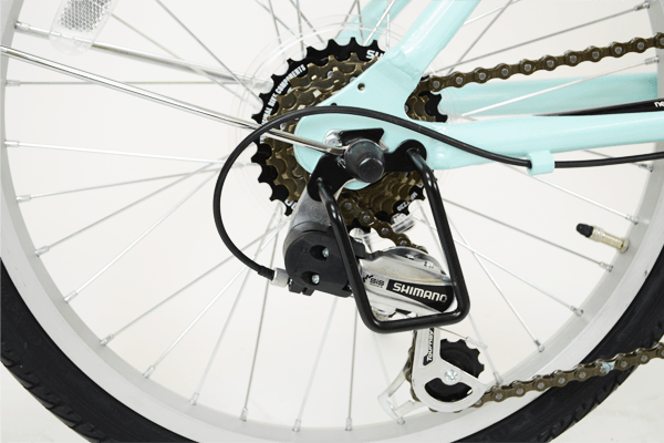 どんな道でも安心・快適に走行していただける様に、信頼のシマノ製6段変速機を搭載。