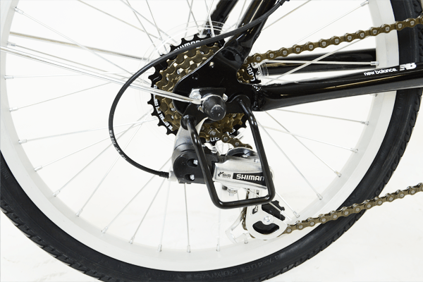 どんな道でも安心・快適に走行していただける様に、信頼のシマノ製6段変速機を搭載。