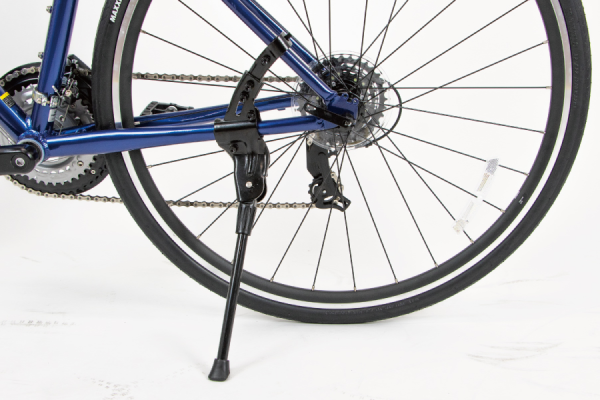 駐輪時に便利なスタンドを標準装備。