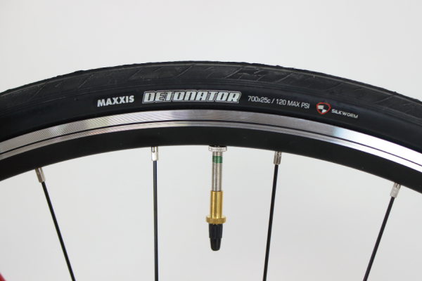 ロードバイク入門セットFALAD NESTO(ネスト) ロードバイク 700C