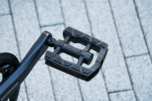 購入時から車体に付属されているため、すぐに乗車が可能です。(※画像は19年モデル)