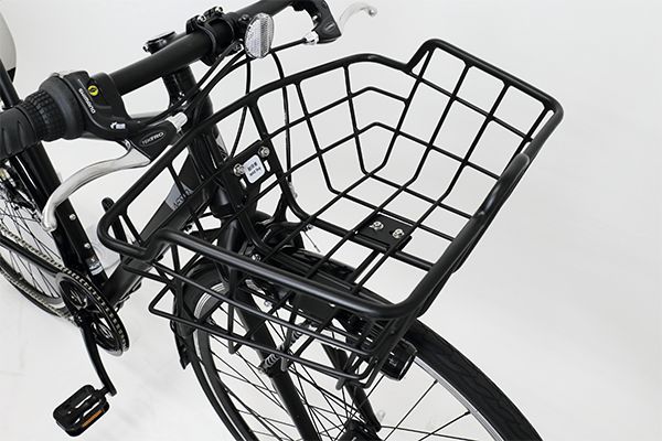 ハンドル周りの形状に専用設計されたアルミ製前かご。