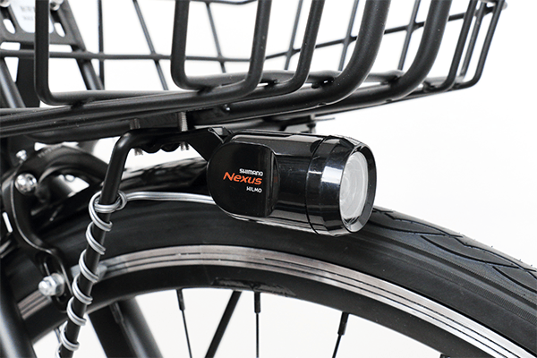 シマノ製HILMOライトを搭載。常時点灯タイプで視認性もバッチリ。