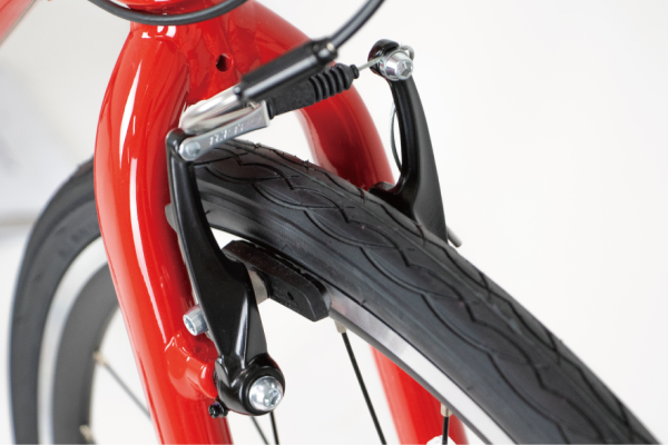 前後とも、効きが良く確実な制御を実現するVブレーキをセレクト。