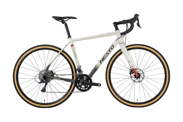 NESTO PREMIUM GAVEL［外装18段変速］［アルミフレーム］