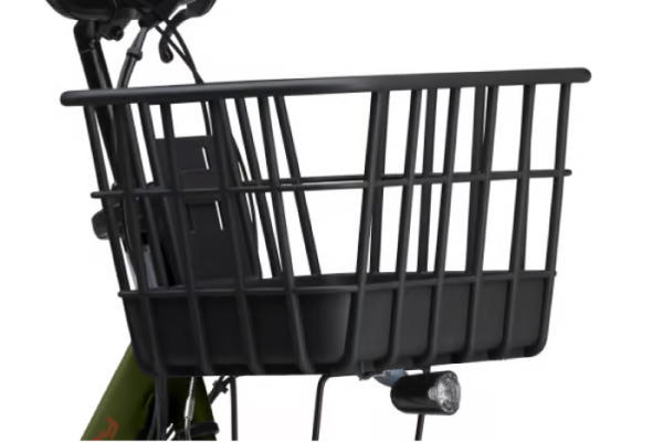 容量約23ℓのポリカーボネート樹脂のバスケットは、軽くて丈夫。収納がしやすい四角い形状でたくさんお買い物をしても安心です。(W380×H320×D240mm)※ライトの形は2025モデルのものになります