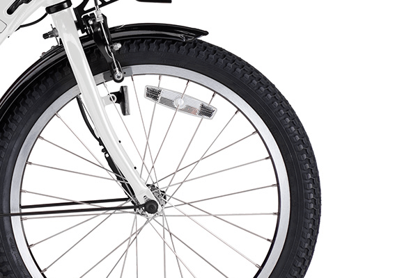 幅広で安心の走行安定性を実現します。