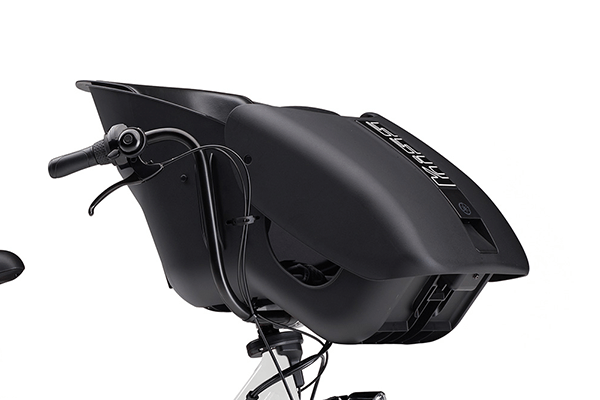 ヤマハだけの安心設計！お子様の足先まですっぽり包み込みます。1～4歳未満のお子様が対象です。