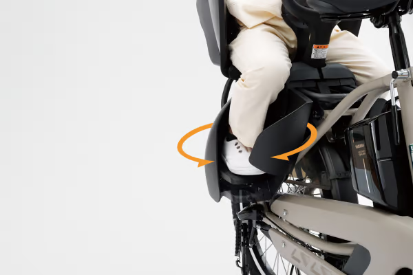 「ハグシート」には車輪巻き込み、すれ違い時の接触から足を守ります。