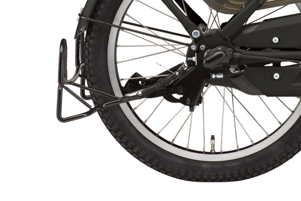 てこの原理を応用したスタンドなので、ラクにかけられます。また幅広の形状は優れた安定性を発揮します。