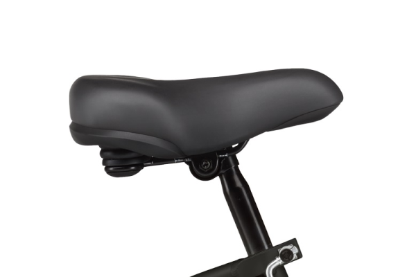 ガードが付いているのでスタンドがけの時に手を添えやすくなっています。