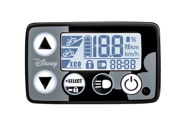 画面が大きなファンクションメーターを採用。便利な時計機能表示つき。