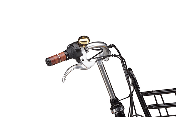 レトロスタイルのスプリングベルを採用