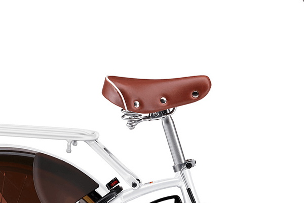 デザイン性の高いクラシカルなテリーサドルでオシャレ度アップ。