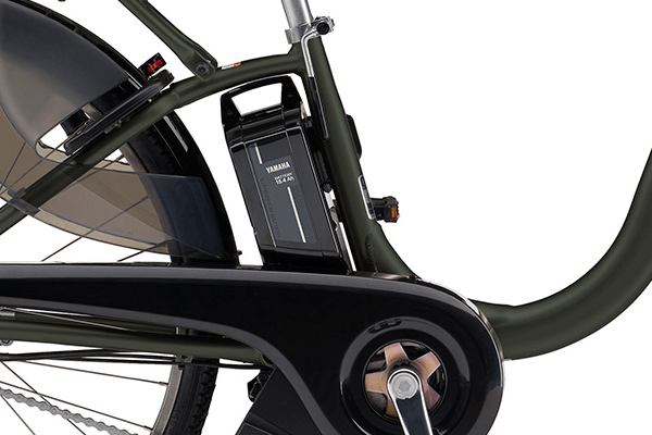 約4時間の充電時間で、オートエコモードプラス100km、標準モード70km、強モード59km走行可能。