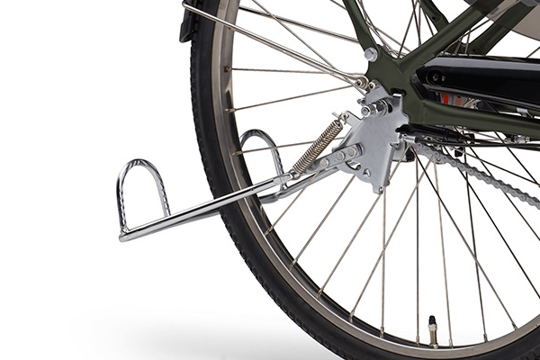 てこの原理でラクにスタンドがかけられるので、女性の方でも扱いやすいです。