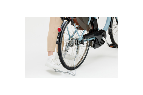 YAMAHA 電動アシスト自転車 シルバー 前カゴ付き YAMAHA 電動アシスト自転車 シルバー 前カゴ付き Yamaha 電動アシスト