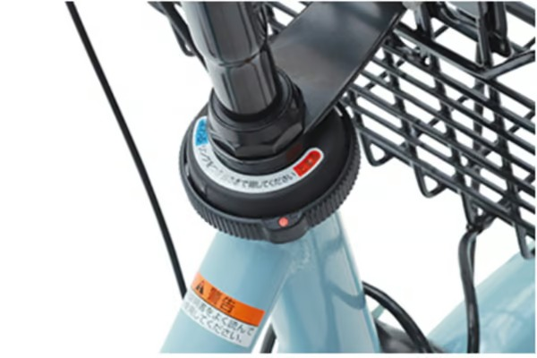 駐輪時のハンドルのふらつきを抑止するパーキングストッパー。荷物を載せ降ろしする際も安定します。