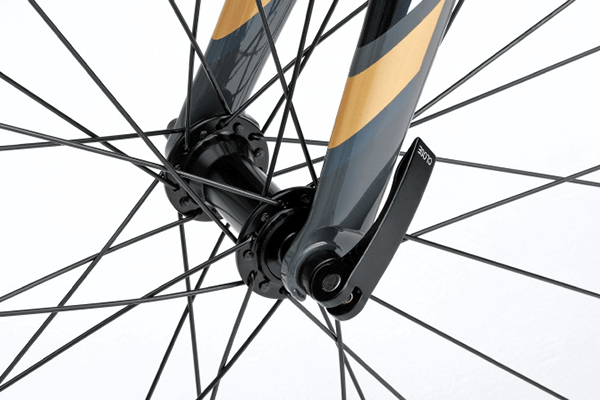 輪行やパンク修理に便利な前後クイックリリース仕様