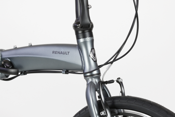 ヘッドチューブには「RENAULT」のロゴマークがあしらわれています。