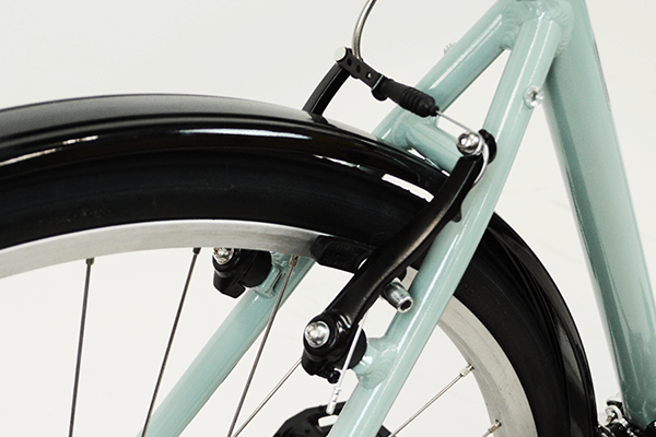 ブレーキの効きが良く、安心して走行することができるVブレーキをセレクト。