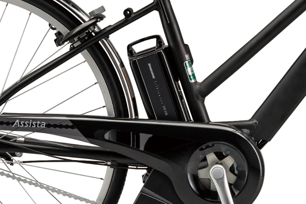 バッテリー容量8.9Ah。充電時間約2時間30分で最大約54km走行可能。