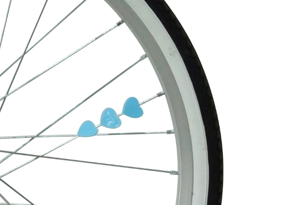 ハート型でかわいいだけでなく、走行時の視認性もアップ！