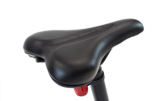 長時間ペダリングをしても疲れを感じることなくお尻に優しく快適に走行することが可能。
