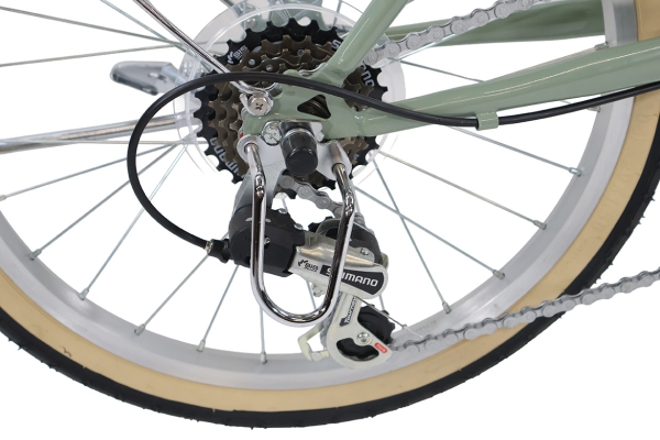 どんな道でも安心・快適に走行していただける様に、信頼のシマノ製6段変速機を搭載。