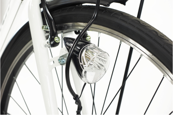 暗くなると点灯するLEDライト。オートライトなので点灯中もペダルが重くなりません。