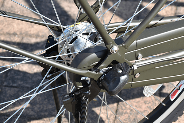 メンテナンスフリーでより長く乗れる、内装式変速機を搭載。