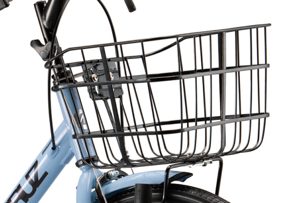 しっかりと荷物が入るシンプルなワイヤーバスケット。