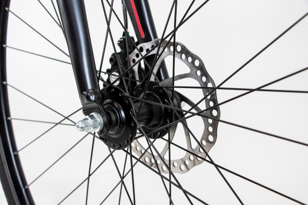 前後に制動力の高いディスクブレーキを採用しています。