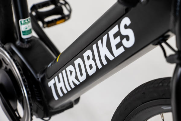 FESMOTOR THIRDBIKES クロスバイク 700C | 自転車通販「cyma -サイマ