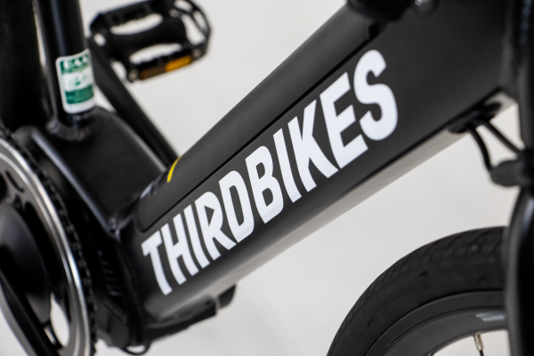 FESMOTOR THIRDBIKES クロスバイク 700C | 自転車通販「cyma