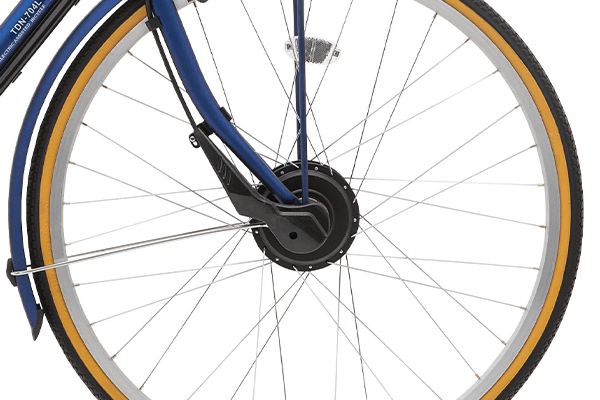 後輪はペダルを踏み込む力、前輪はモーターの力で駆動するため両輪にしっかり力が伝わり、抜群の安定感を誇ります。