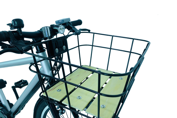 街乗り・通勤・通学に便利なカゴと、雨天時でも服が汚れない泥除け付き。