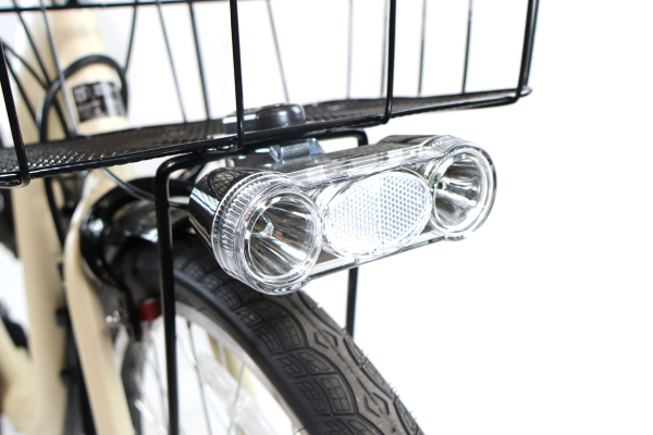 夜間でも安心のフロントLEDオートライトを採用。