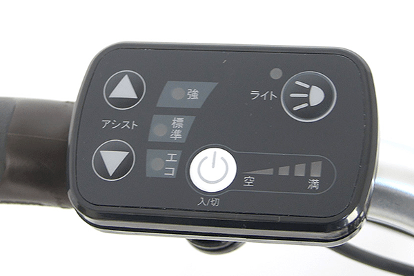 アシストのON,OFF、強度やライトの点灯消灯まで全て手元でコントロール可能です。走るシーンに合わせて自在にアシストの強弱を変えながらの走行が可能です。