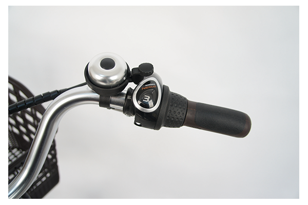 外装変速に比べてメンテナンスの必要が少なく快適な走行を実現する安心のシマノ製内装3段変速を採用。