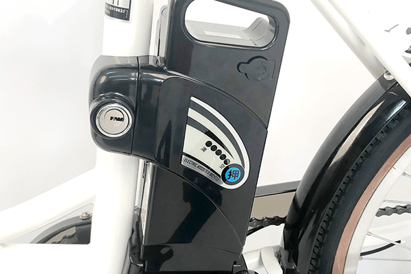 意外と多いバッテリーの盗難対策もバッチリ！フレームとバッテリーの固定には自転車のキーをそのまま使用可能でバッテリーを守ります。