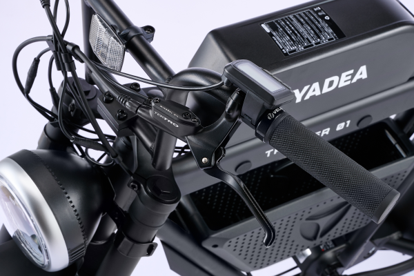 最大航続距離は９０kmとパワフルなモーター・バッテリーを搭載。坂道もラクラク走行で身体への負担を軽減！
