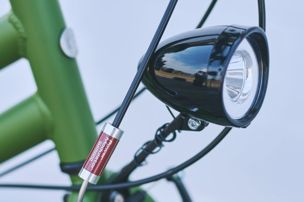 レトロなデザインでおしゃれなライトを装備。