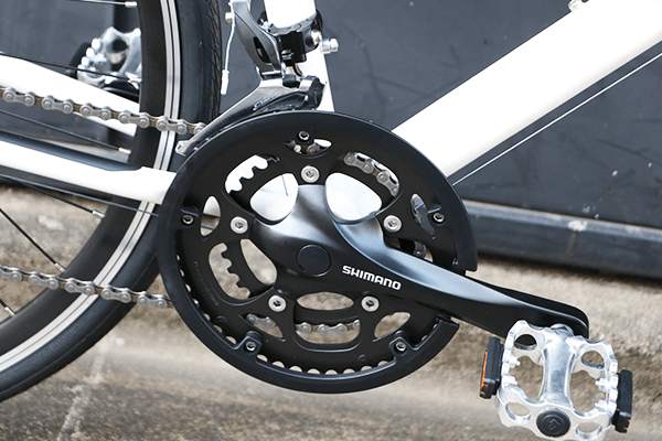 衣服の巻き込みを防ぐギアガードは、日常使いに嬉しいポイント。