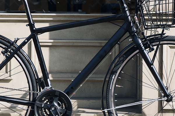 軽量なアルミ製フレームで扱いやすいです。（かごは現在シルバー色になります）