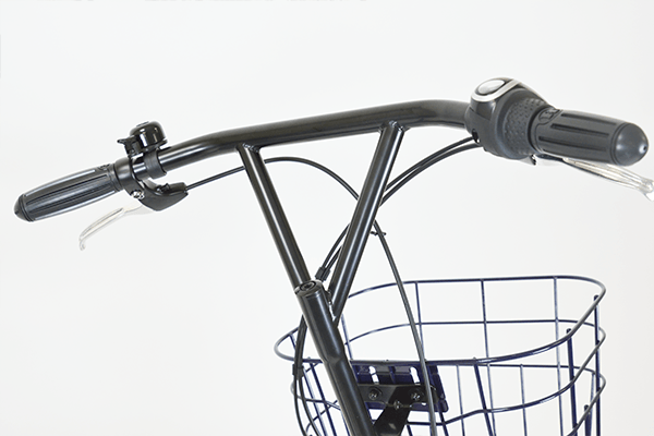 リラックスポジションで快適な走行が可能。ハンドルの幅もゆったりと広めなので安定感もグッド。