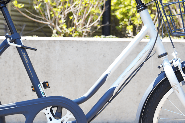 またぎやすく、乗り降りしやすいフレームを採用。