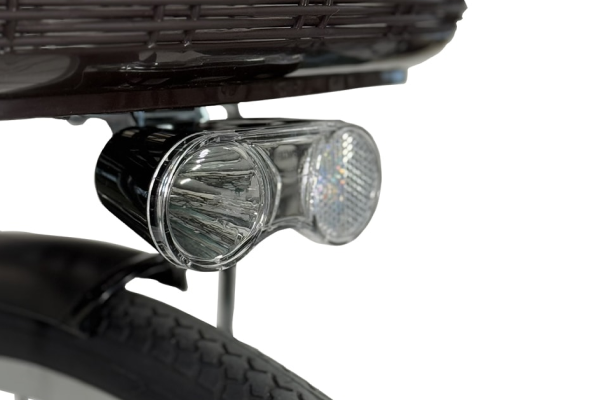 リフレクター付きのLEDライトなので、夜間の対向車からもしっかり見えます。