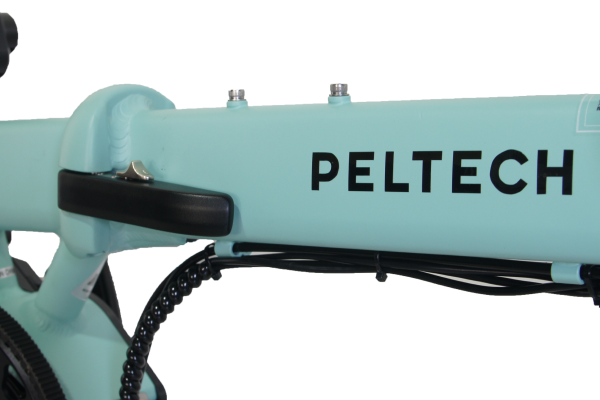 サイクリングや通勤・通学時の水分補給にも便利なドリンクホルダーがとりつけられる台座