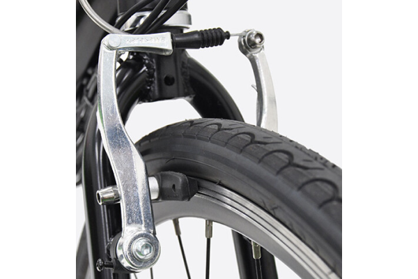 Vブレーキには、STIレバーに対応したミニVを搭載しており、信号や停止位置、下り坂でもしっかりと止まるブレーキ。